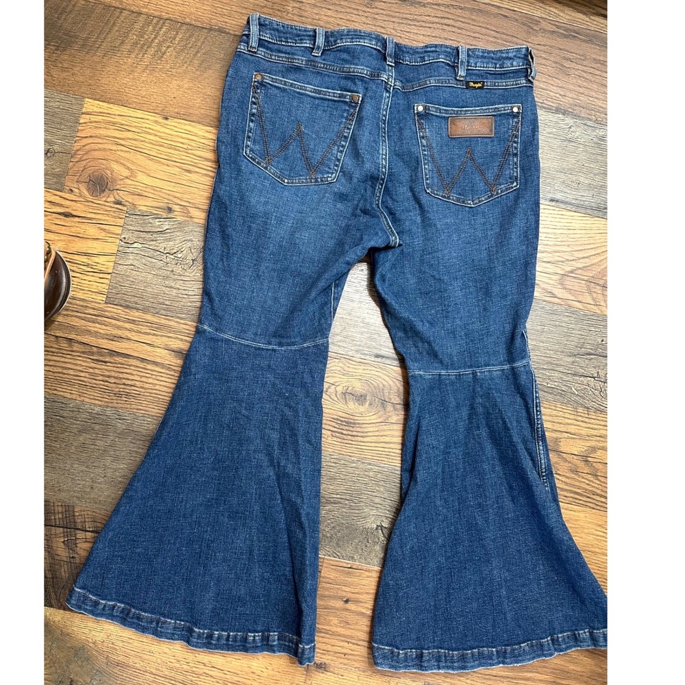 Wrangler High Rise Flare Jeans Womens 34x30 Blue Denim Bell Bottoms Cowgirl - Picture 2 of 16
